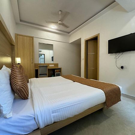 Hotel Galaxy Βομβάη Εξωτερικό φωτογραφία