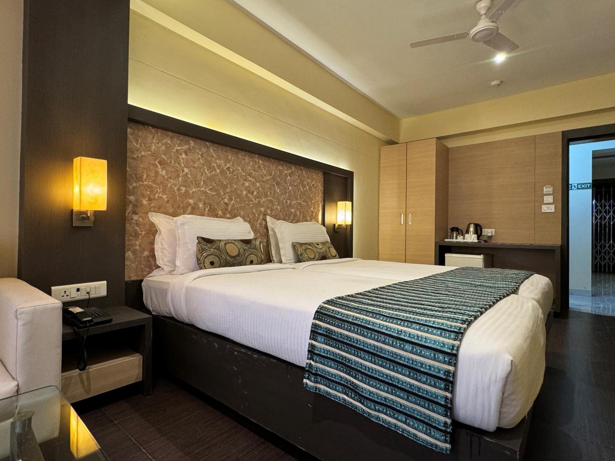 Hotel Galaxy Βομβάη Εξωτερικό φωτογραφία