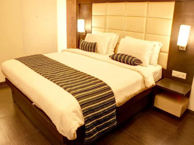Hotel Galaxy Βομβάη Εξωτερικό φωτογραφία