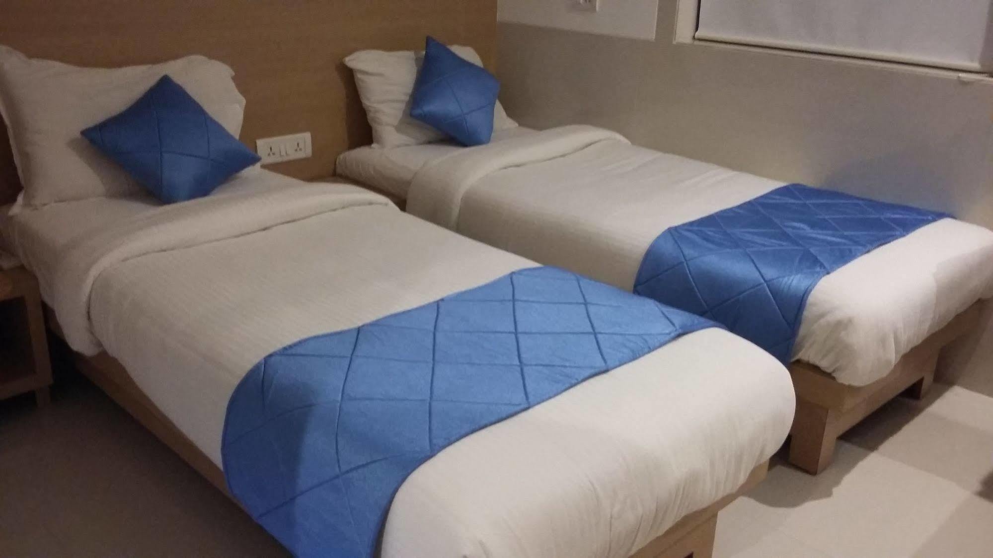 Hotel Galaxy Βομβάη Εξωτερικό φωτογραφία
