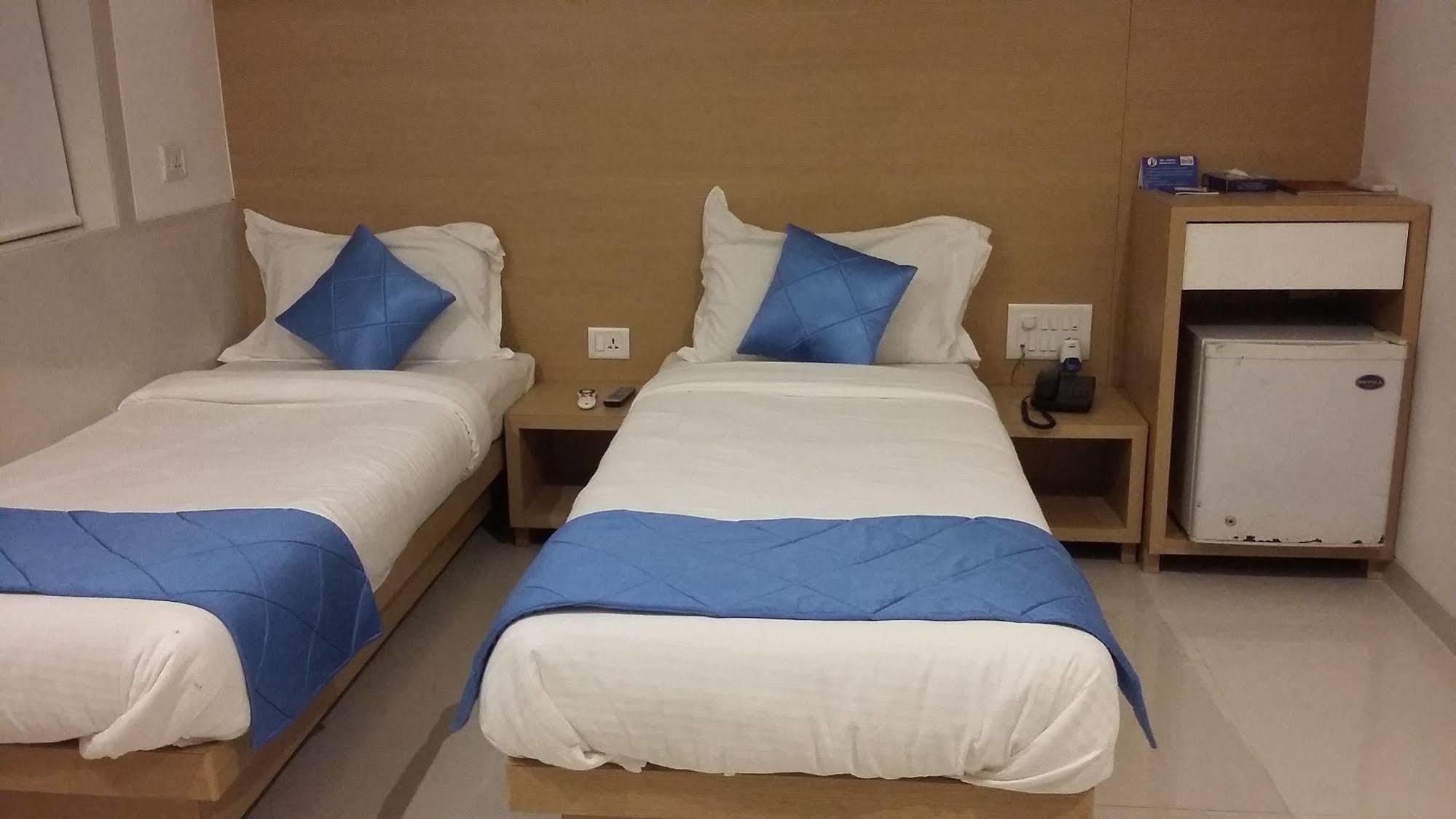 Hotel Galaxy Βομβάη Εξωτερικό φωτογραφία